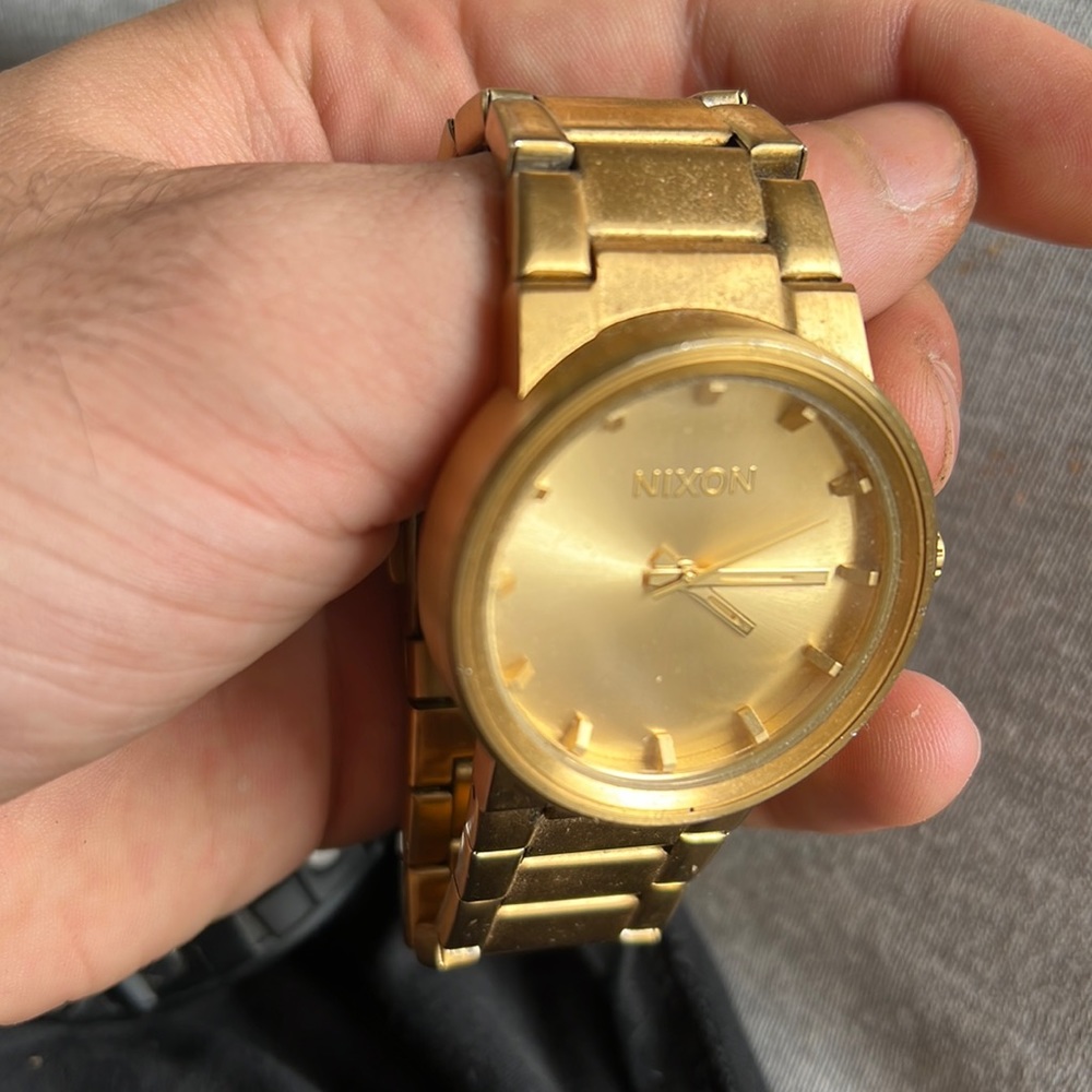 Nixon-cannon watch